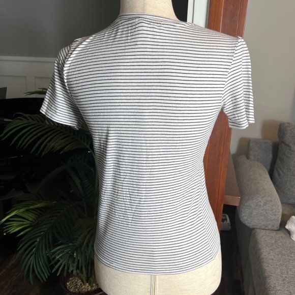 FOREVER 21 Influencer crew neck pullover t-shirt Size small EUC - Picture 4 of 7